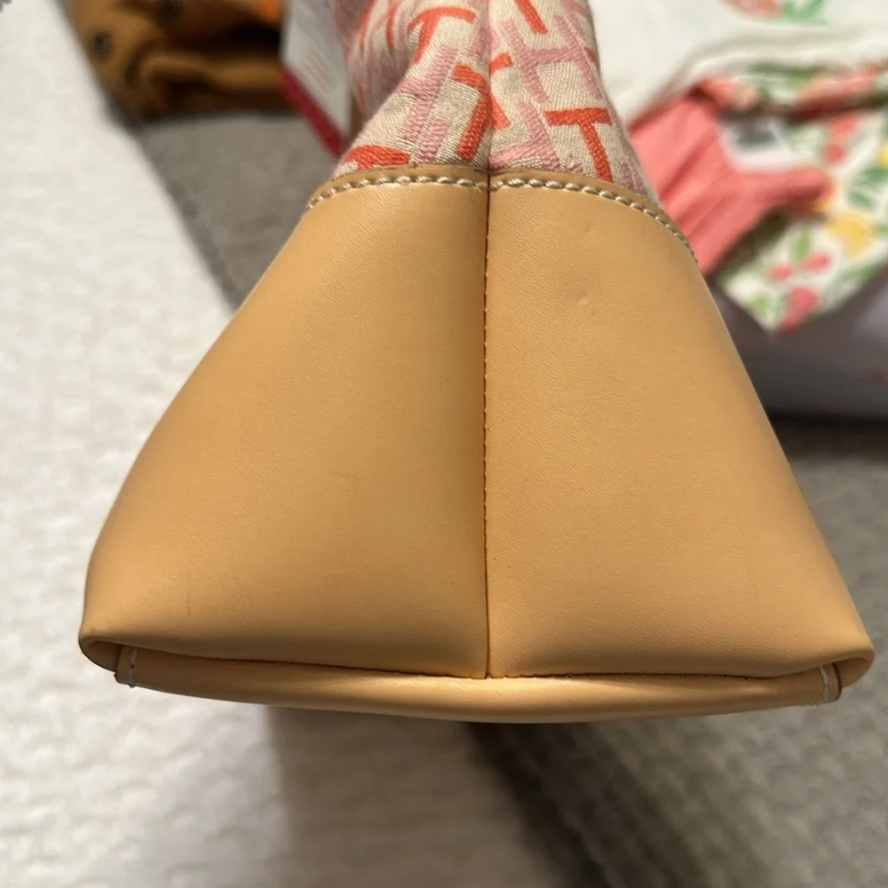 Tommy Hilfiger small handbag NWT - Picture 11 of 14